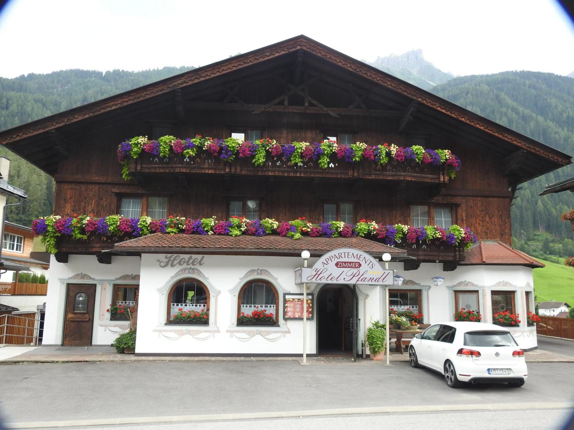 Hotel Garni Pfandl Нойштифт-им-Штубайталь Экстерьер фото