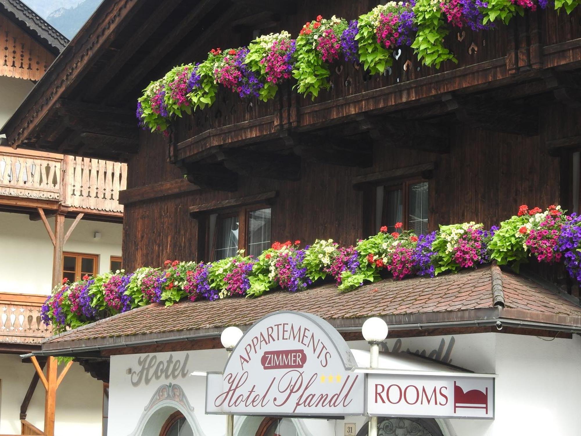 Hotel Garni Pfandl Нойштифт-им-Штубайталь Экстерьер фото